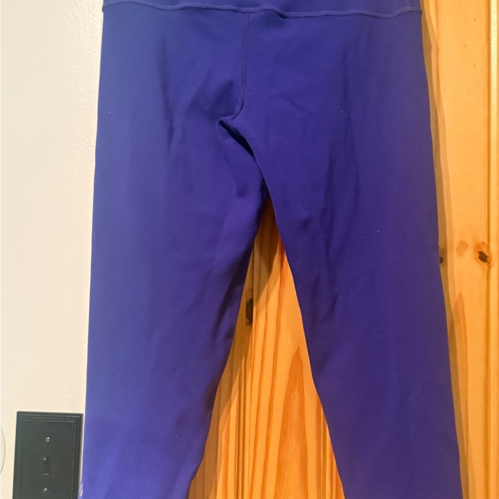 Lululemon Reversible Capri Leggings Black and Blue - Picture 2 of 4